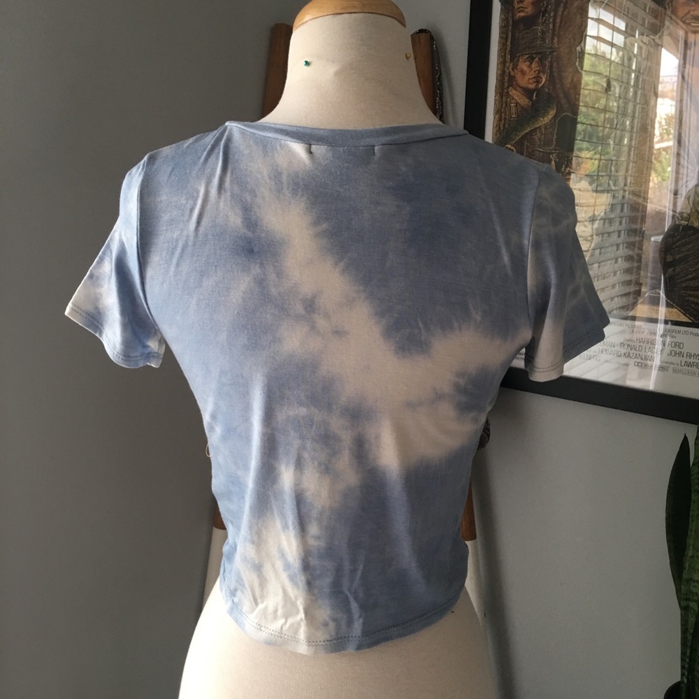 Im different👽blue tie dye alien print crop top - Picture 7 of 7